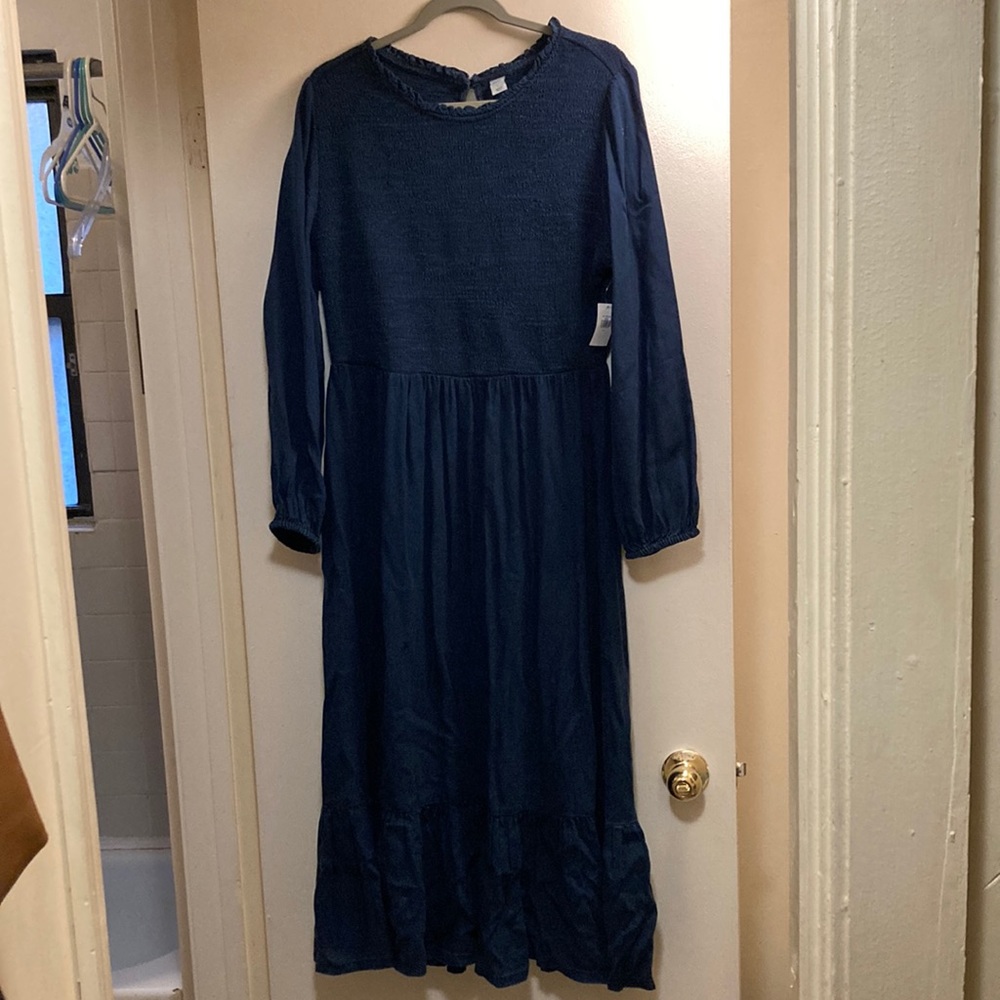Old Navy navy lightweight dress in size L.